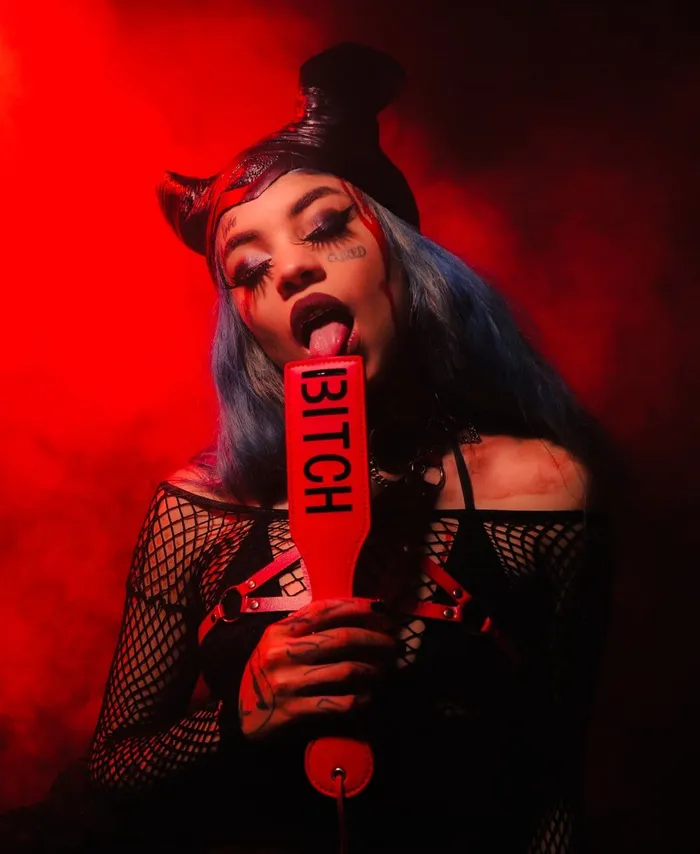 BITCH Paddle The Kinky Peach Vibrators
