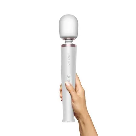 Female Sex Toys Le Wand Le Wand Original Rechargeable Vibrating Massager