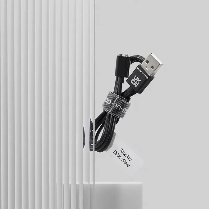 Strap On Me US Magnetic USB charger Tapping Dildo Wave Female Sex Toys