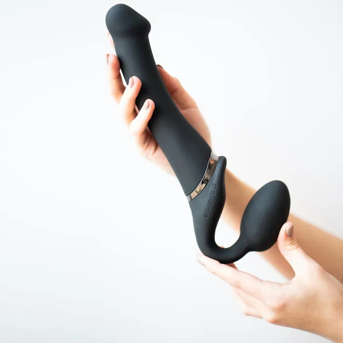STRAP ON ME Female Sex Toys Strap On Me Strapless Bendable Remote Vibrating Strap On Large Black